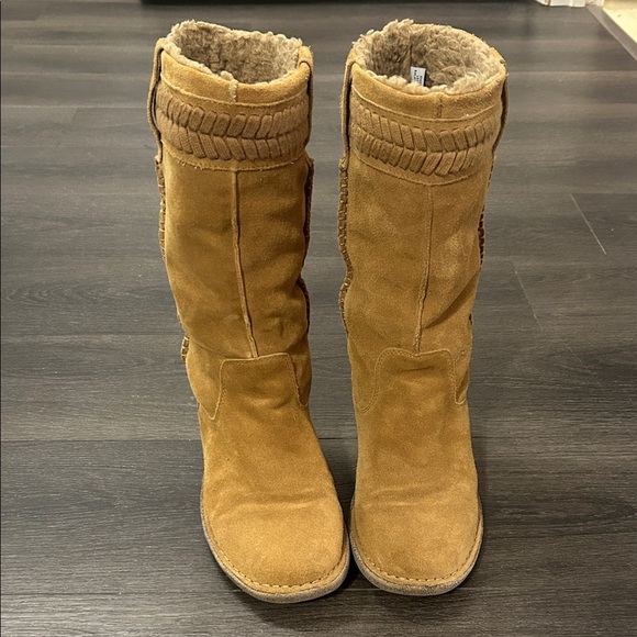 Bjorndal Shoes - Bjorndal Tan Suede Women's Boots with Sherpa lining and braid trim